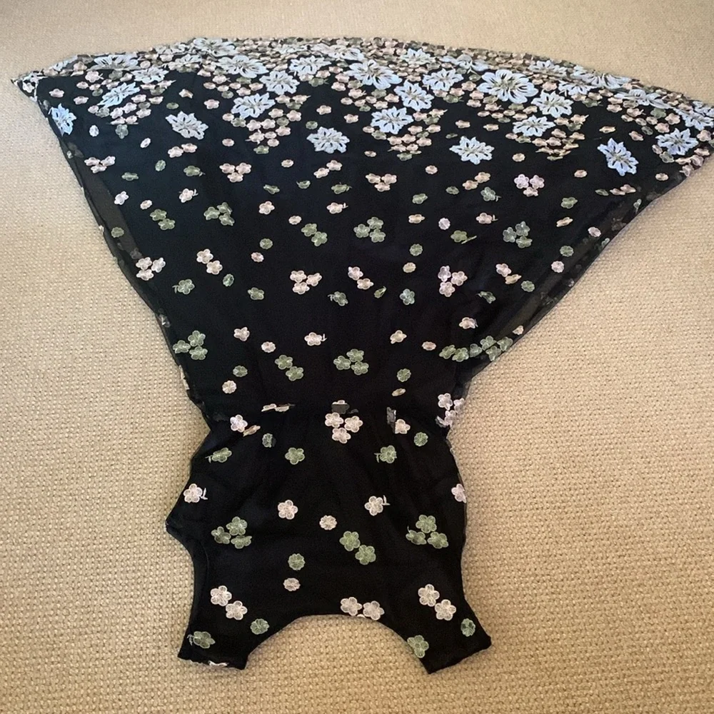 Tahari, size 10, embroidered pink, blue and green on black - Picture 4 of 6